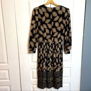 Pleated 90s Autumnal Leaves Dress
